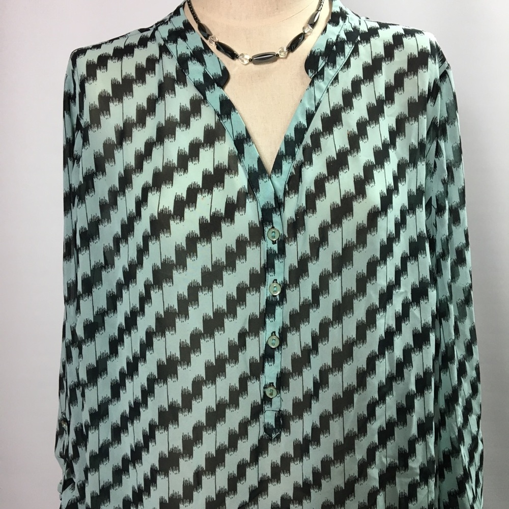 a. n. a. Blouse 3X Black green adjustable‎ sleeves